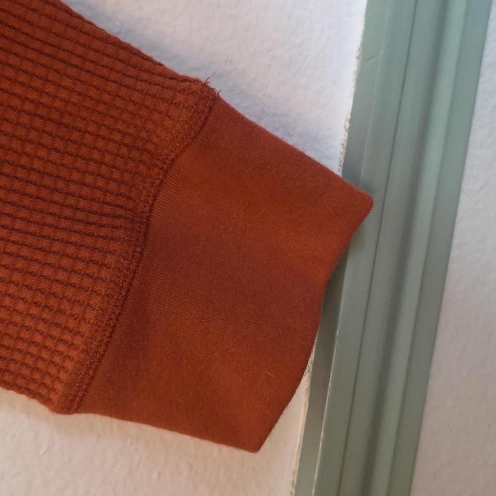 Sun And Stone Waffle Thermal Knit Top Unisex Large Rust Nwt - Picture 5 of 12